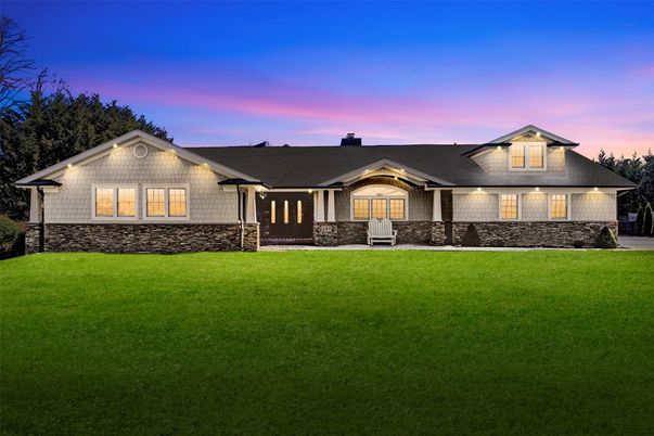 Backyard, Exterior, Facade, Ranch