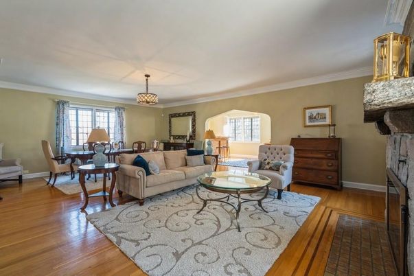 Chandelier, Dining room, Interior, Living room, Wood Texture Flooring