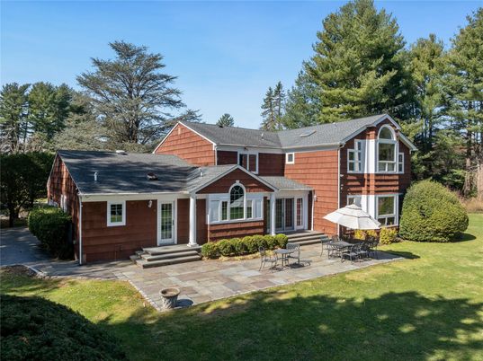 Backyard, Exterior, Facade, Split Level