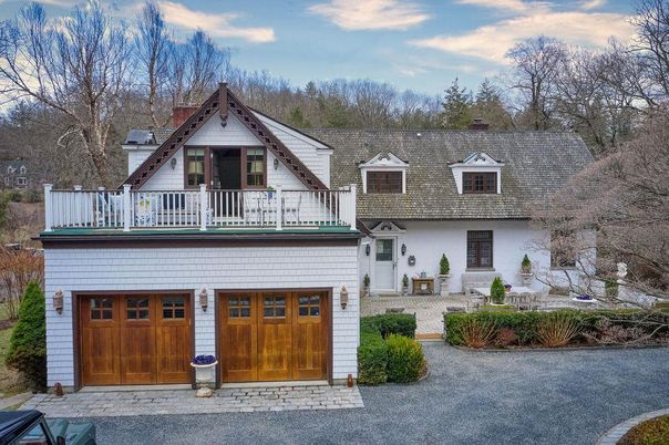 Attached, Exterior, Facade, Farmhouse