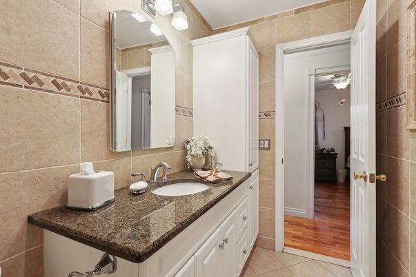 Bathroom, Dual Sink Vanities, Interior, Wood Texture Flooring