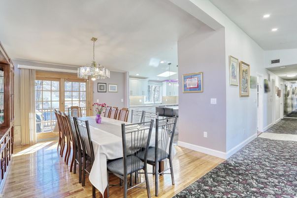 Chandelier, Dining room, Interior, Pendant Lights, Recessed Lighting, Wood Texture Flooring