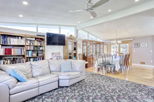 Chandelier, Dining room, Interior, Living room, Recessed Lighting, Wood Texture Flooring