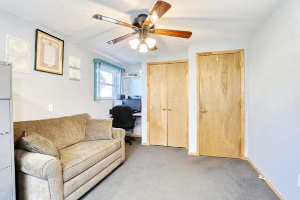 Home Office, Interior