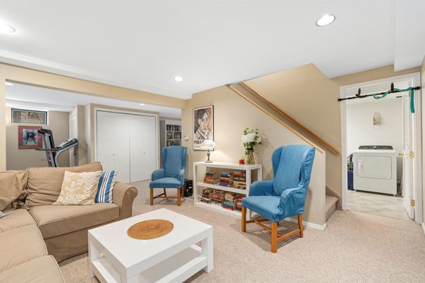 Interior, Living room, Recessed Lighting, Washer