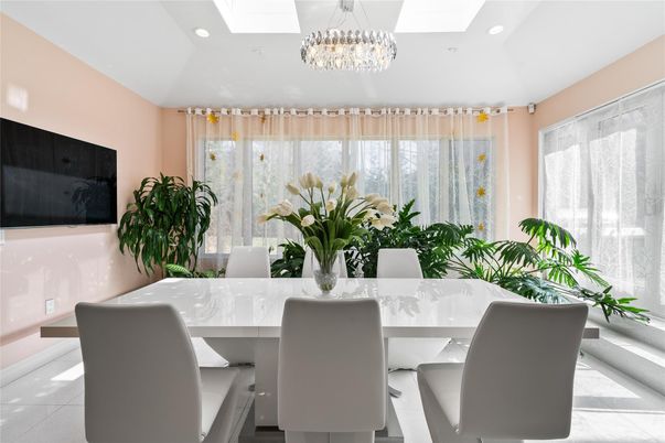 Dining room, Interior, Recessed Lighting