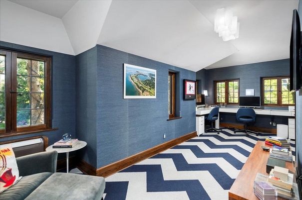 Home Office, Interior