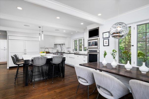Dining room, Interior, Kitchen, Pendant Lights, Recessed Lighting, Stainless Steel Appliances, Wood Texture Flooring