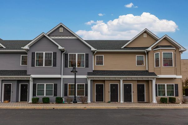 Exterior, Facade, Rowhouse