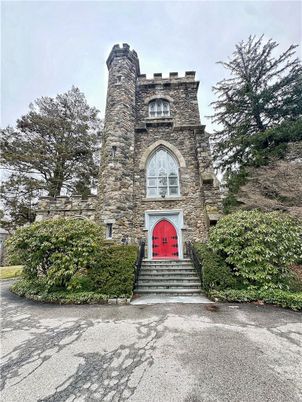 Exterior, Facade, Tudor Revival