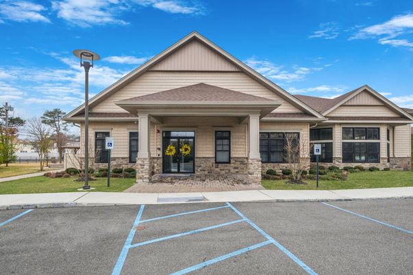 Exterior, Facade, Ranch