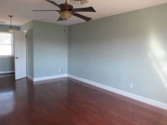 Empty room, Interior, Pendant Lights, Wood Texture Flooring