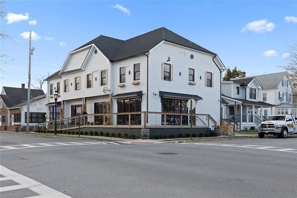 Exterior, Facade, Rowhouse