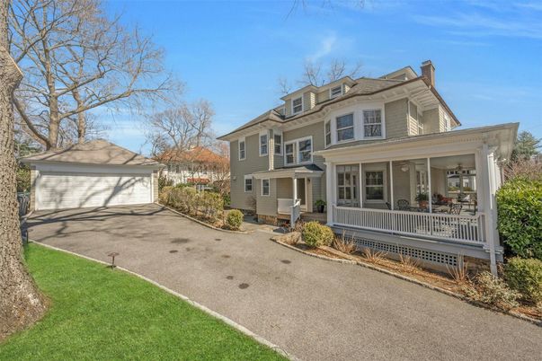 Detached Garage, Exterior, Facade, American Foursquare