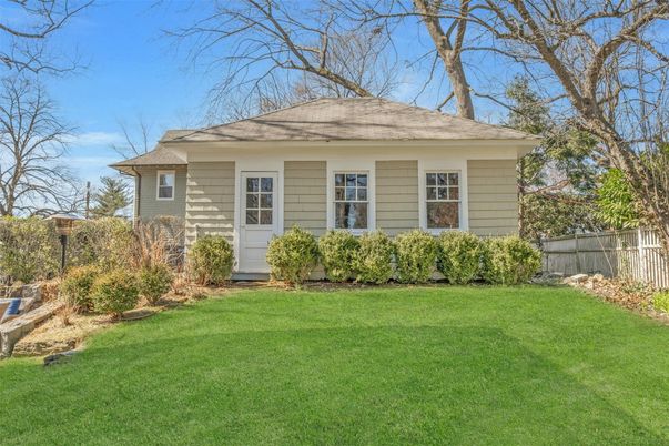 Backyard, Exterior, Facade, Split Level