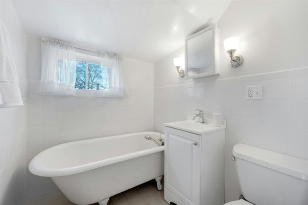 Bathroom, Free Standing Baths, Interior