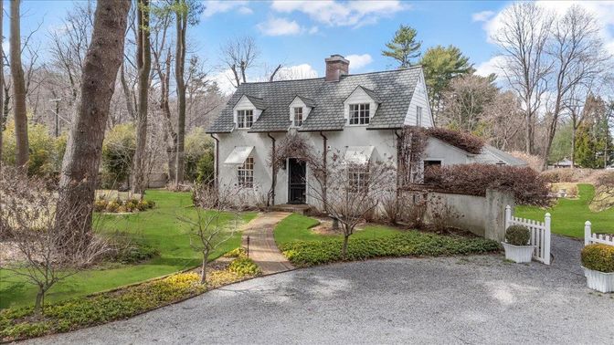 Backyard, Exterior, Facade, French Provincial