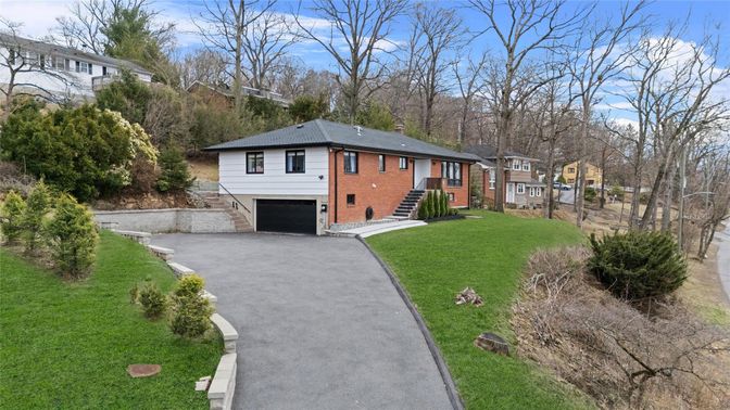 Attached, Exterior, Facade, Brick Facade, Raised Ranch