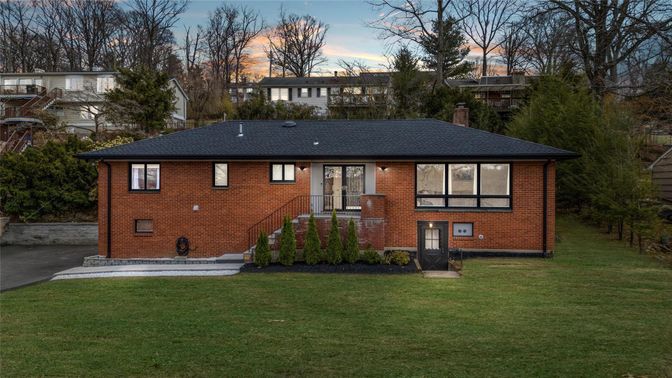 Exterior, Facade, Brick Facade, Split Level