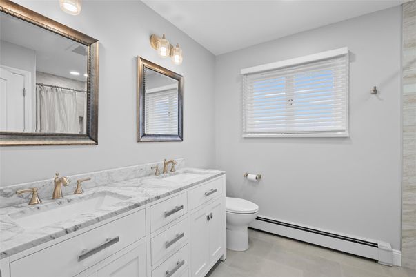 Bathroom, Dual Sink Vanities, Interior, Recessed Lighting