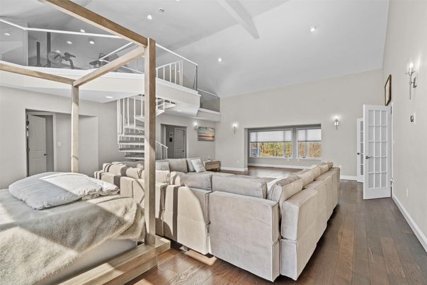 Interior, Recessed Lighting, Wood Texture Flooring