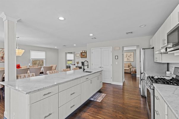 Chandelier, Dining room, Interior, Kitchen, Recessed Lighting, Wood Texture Flooring