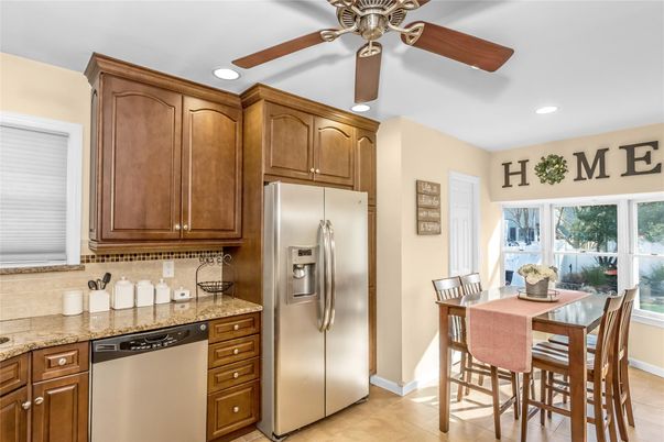 Dining room, Interior, Kitchen, Recessed Lighting, Stainless Steel Appliances