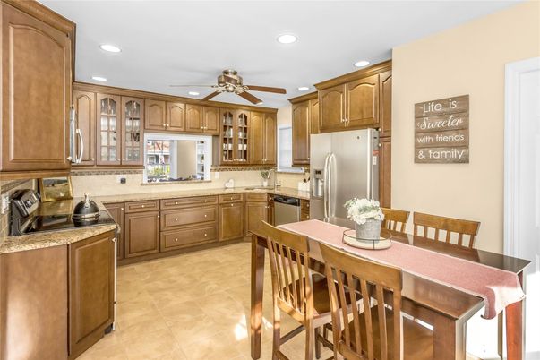 Dining room, Interior, Kitchen, Recessed Lighting