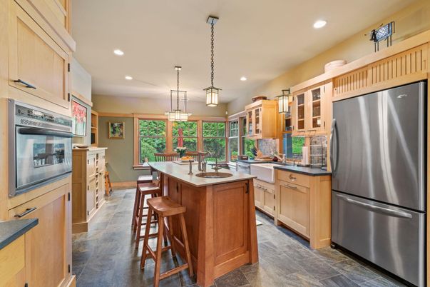 Dining room, Interior, Kitchen, Pendant Lights, Recessed Lighting, Stainless Steel Appliances