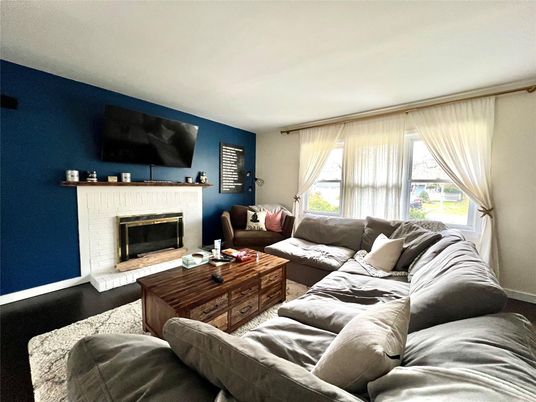 Fireplace, Interior, Living room