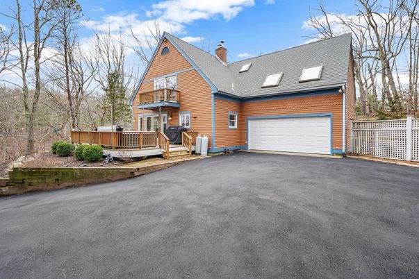 Attached, Exterior, Facade, Brick Facade, Log Home
