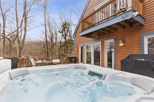 Exterior, Hot Tub