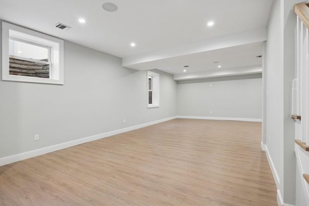 Empty room, Interior, Recessed Lighting, Wood Texture Flooring