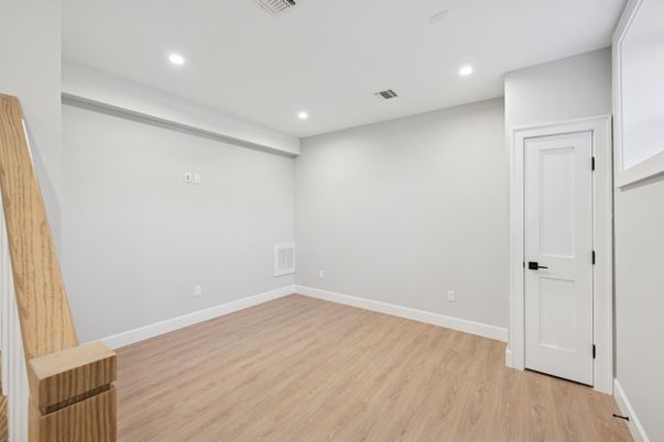 Empty room, Interior, Recessed Lighting, Wood Texture Flooring