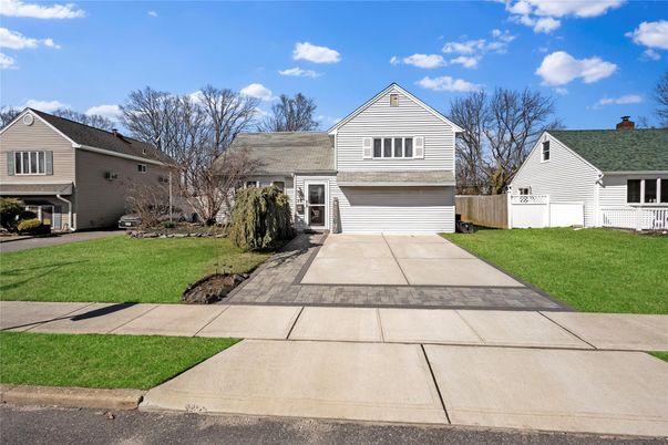 Attached, Exterior, Facade, Raised Ranch