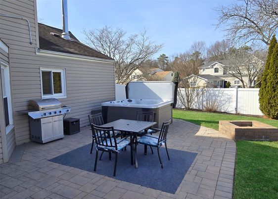 Exterior, Hot Tub