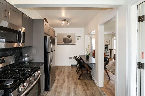 Dining room, Interior, Kitchen, Stainless Steel Appliances, Wood Texture Flooring