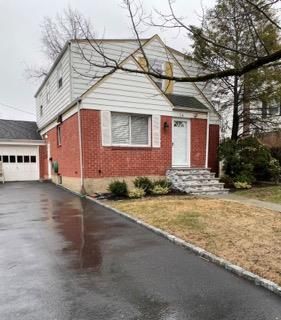 Attached, Exterior, Facade, Brick Facade, Cape Cod