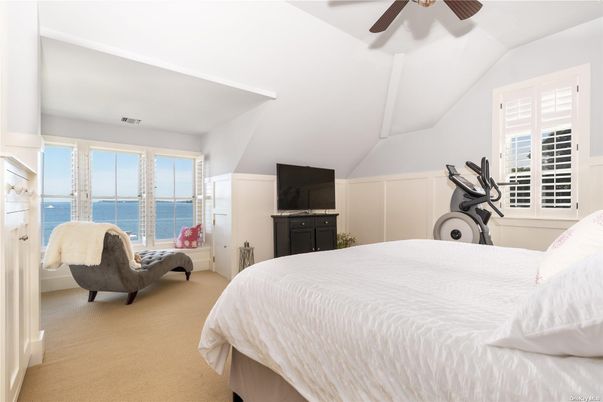 Bedroom, Interior, Water