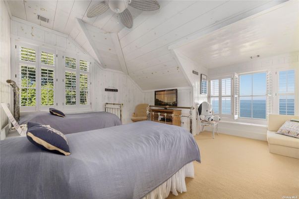 Bedroom, Interior, Water