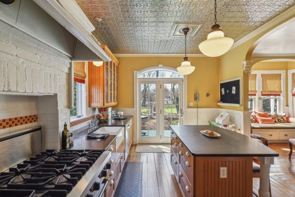 Interior, Kitchen, Pendant Lights, Wood Texture Flooring