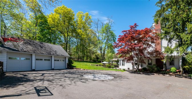 Detached Garage, Exterior