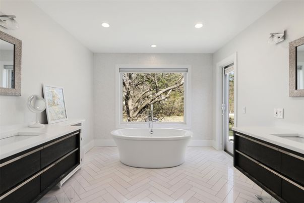 Bathroom, Dual Sink Vanities, Free Standing Baths, Interior, Recessed Lighting