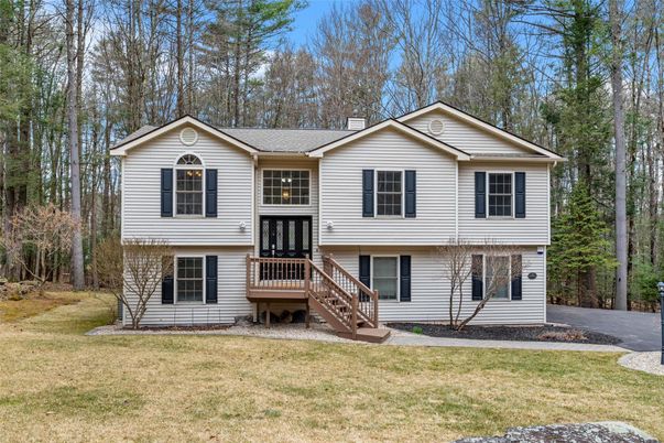 Exterior, Facade, Raised Ranch