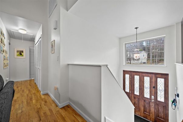 Interior, Pendant Lights, Wood Texture Flooring