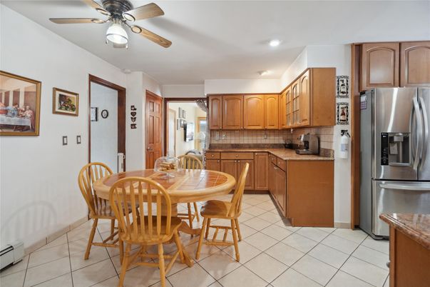 Dining room, Interior, Kitchen, Recessed Lighting, Stainless Steel Appliances