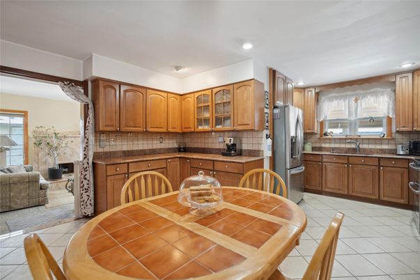 Dining room, Interior, Kitchen, Recessed Lighting