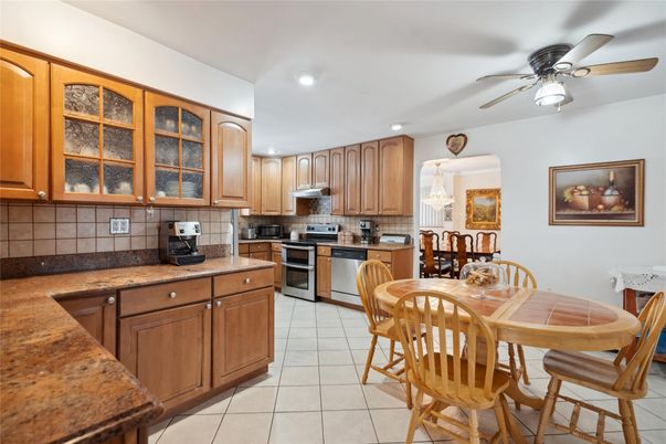 Dining room, Interior, Kitchen, Recessed Lighting, Stainless Steel Appliances