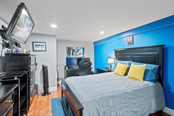 Bedroom, Interior, Recessed Lighting, Wood Texture Flooring