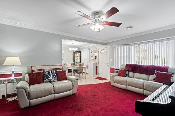 Chandelier, Dining room, Interior, Living room